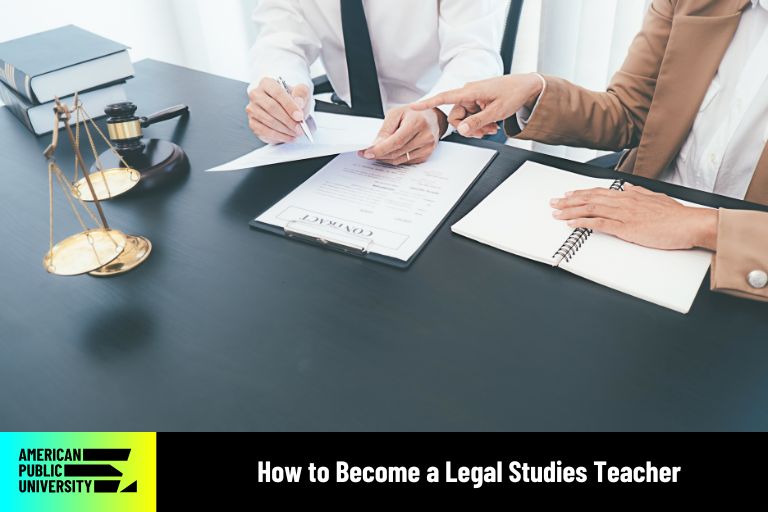 how-to-become-a-legal-studies-teacher legal studies teacher with student