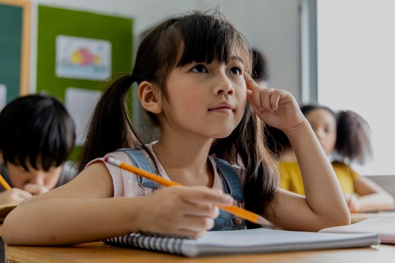 elementary education student thinking critically