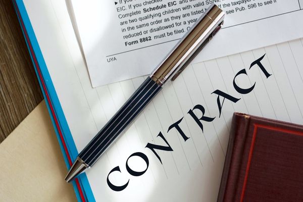 contract with pen
