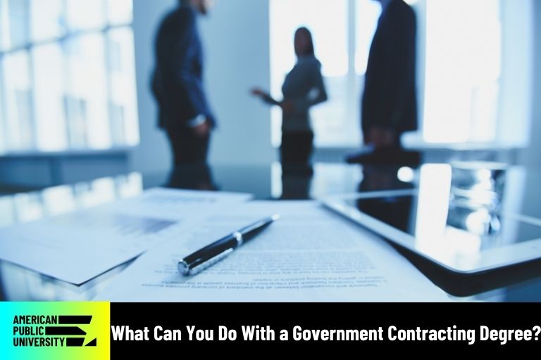 what-can-you-do-with-a-government-contracting-degree government contractors discussing contract